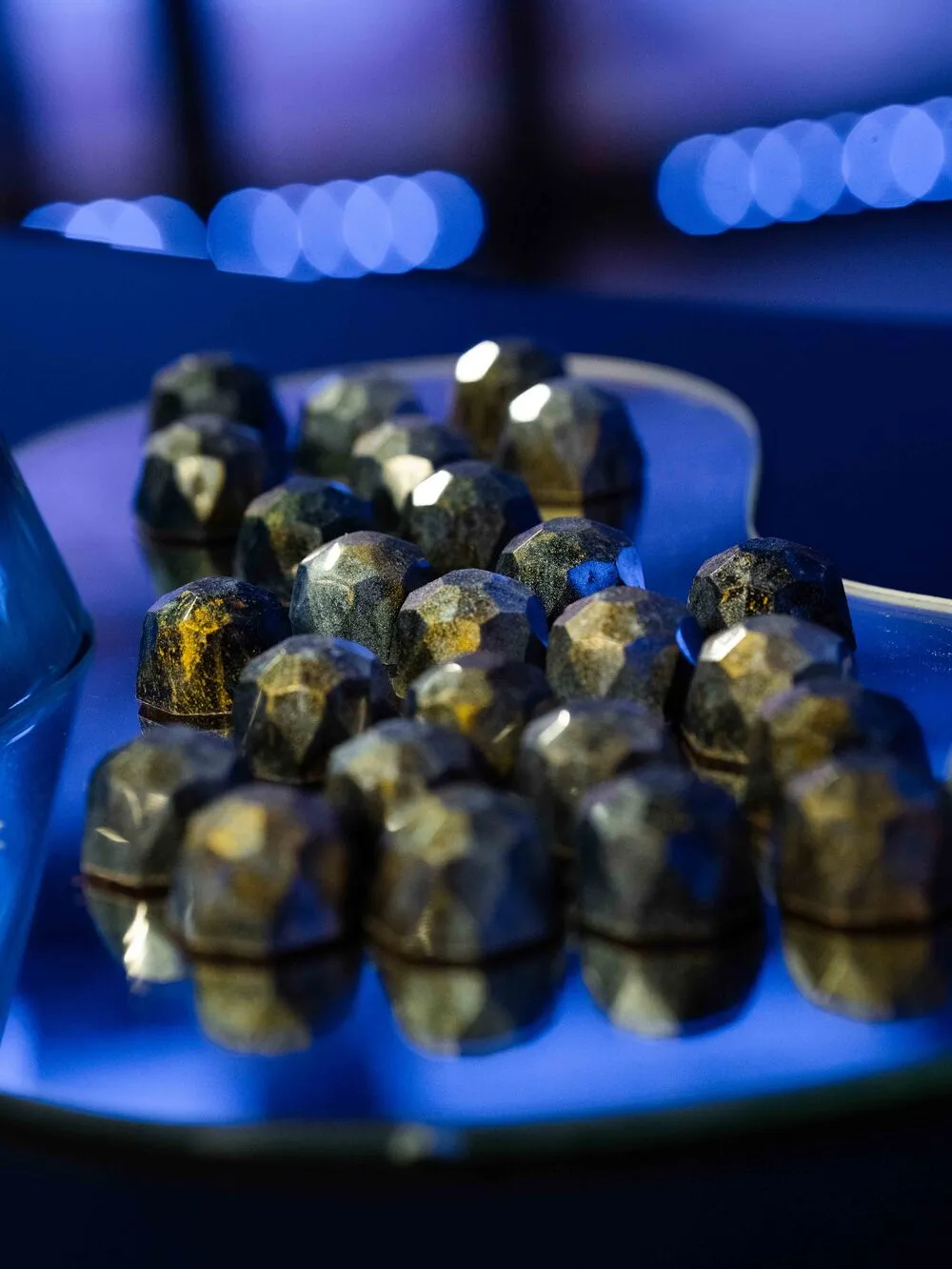Czekoladki w kształcie lapisu lazuli - premiera kolekcji ORINI ORSKA